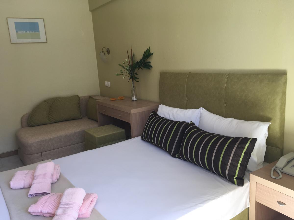 Dionisos Palms Apartments Paralia Dionysiou Luaran gambar